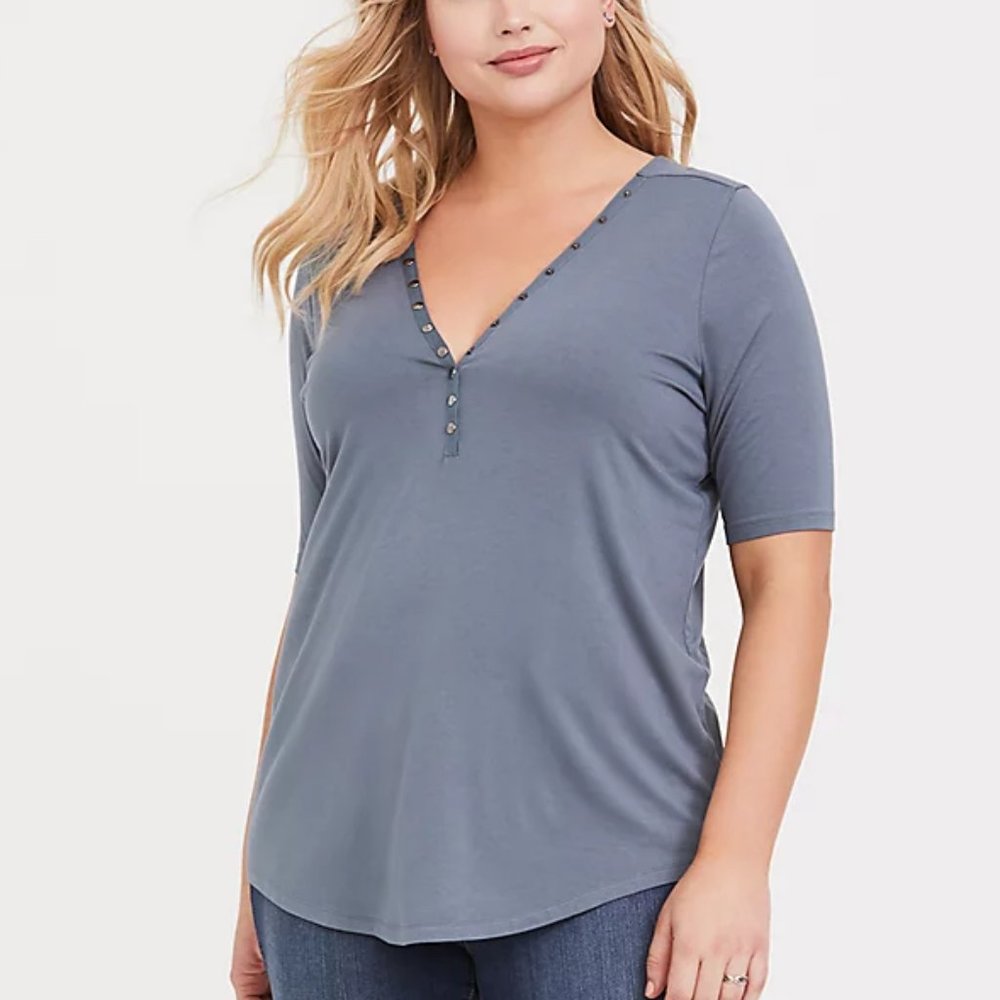 NWT Torrid Super Soft Snap V Neck Tee SZ 2